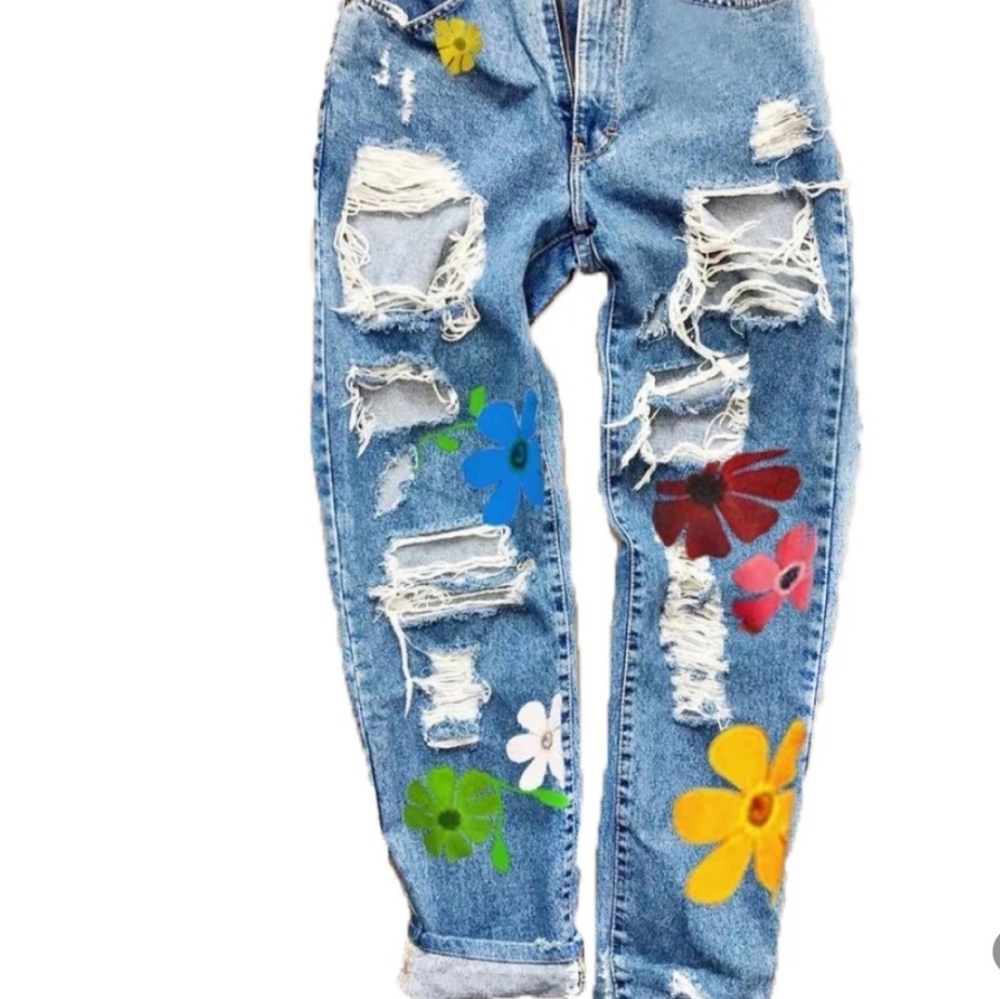 "THE RIPPED JEANS " - Picture 2 of 5